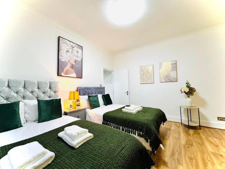 64 Queen's Grove Nw8 6er A-full Address * Londres
